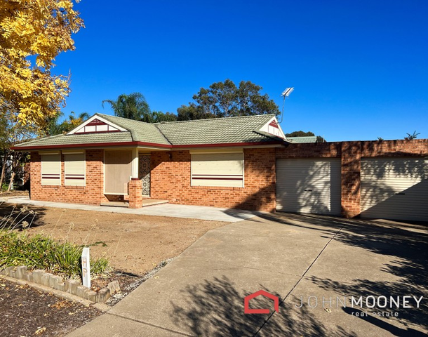 25 O'connor Street, Tolland NSW 2650