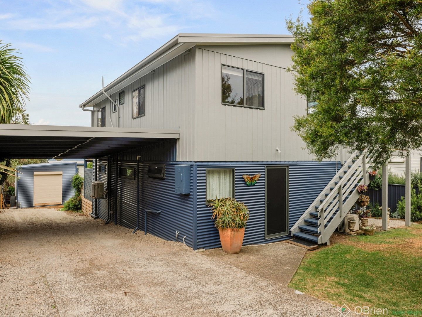 5 bedrooms House in 11 Hollywood Crescent SMITHS BEACH VIC, 3922