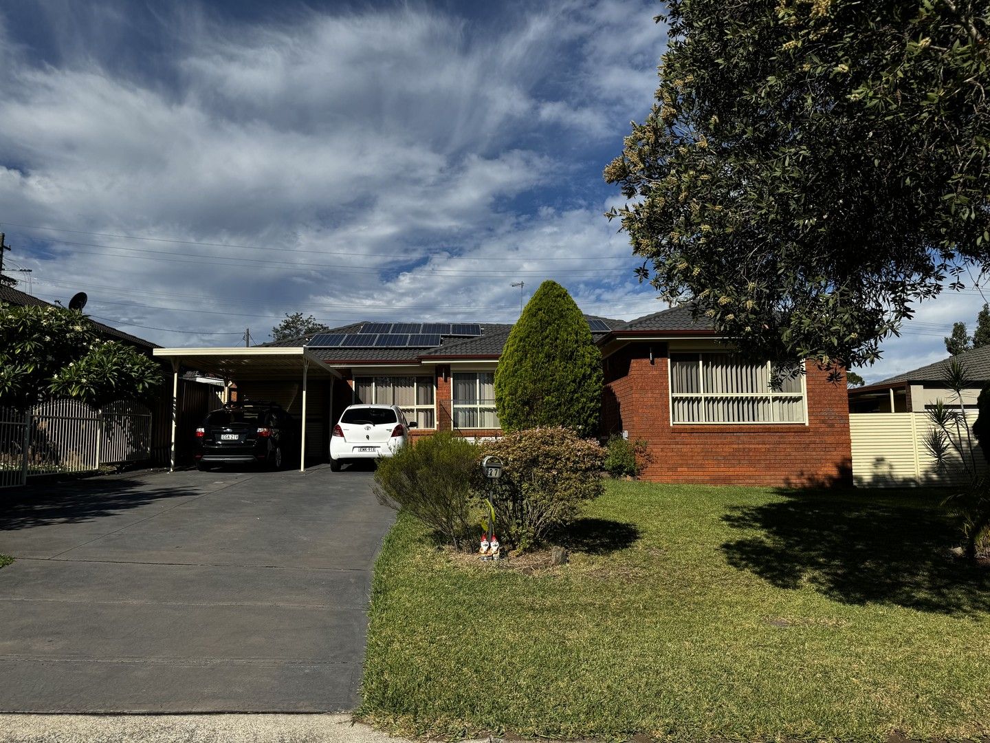 4 bedrooms House in 27 Calvados Street GLENFIELD NSW, 2167