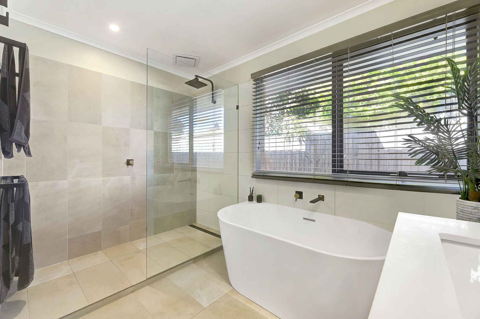 41 Rosemary Avenue, Croydon Hills VIC 3136, Image 2