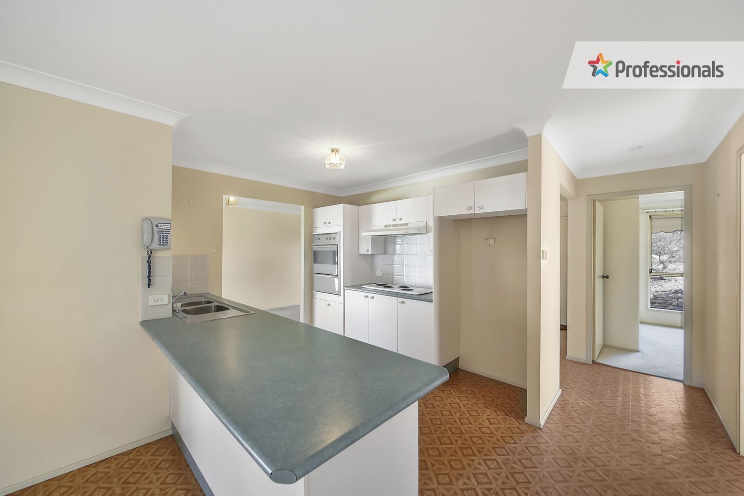 8 Matthew Close, Mount Annan NSW 2567, Image 1