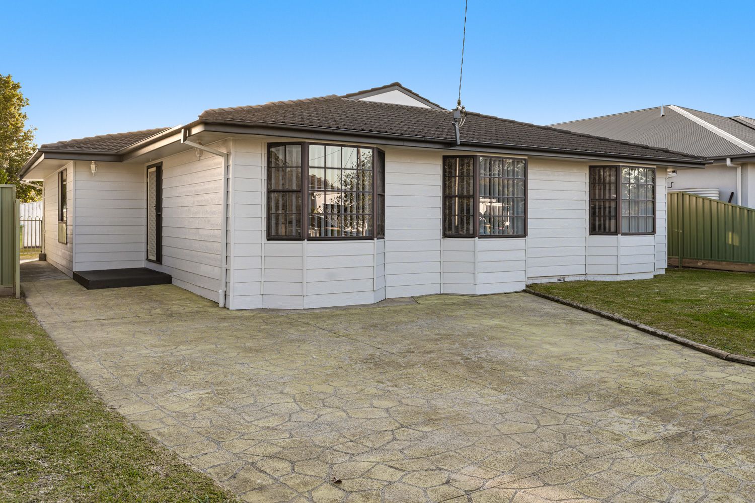 12 Laguna Parade, Berkeley Vale NSW 2261, Image 0