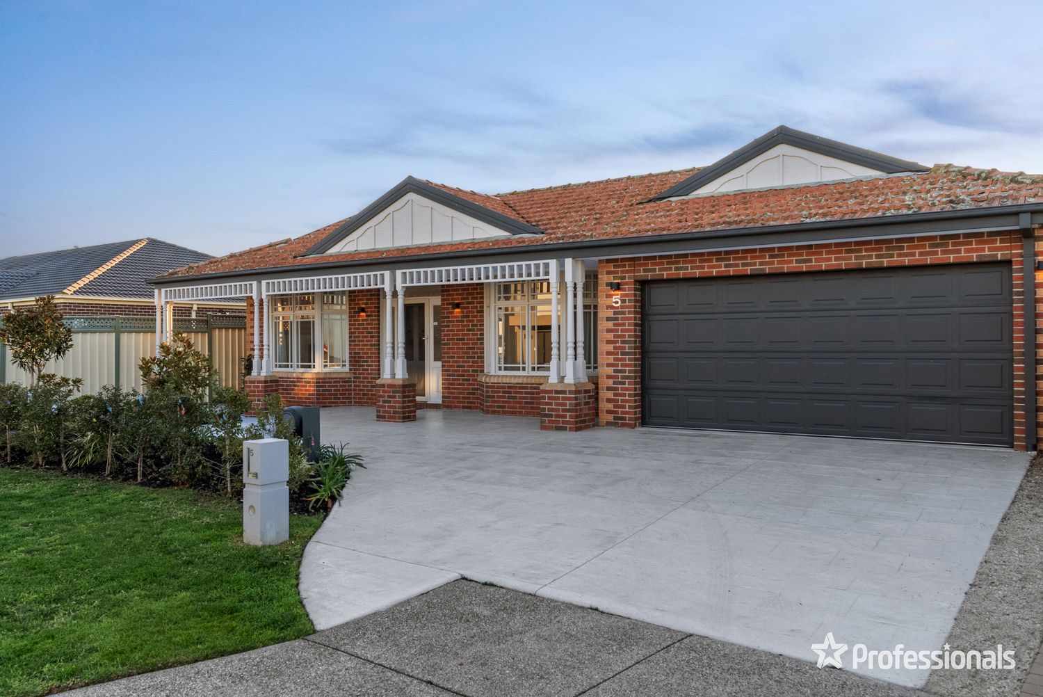 5 Speargrass Drive, Hillside VIC 3037, Image 1