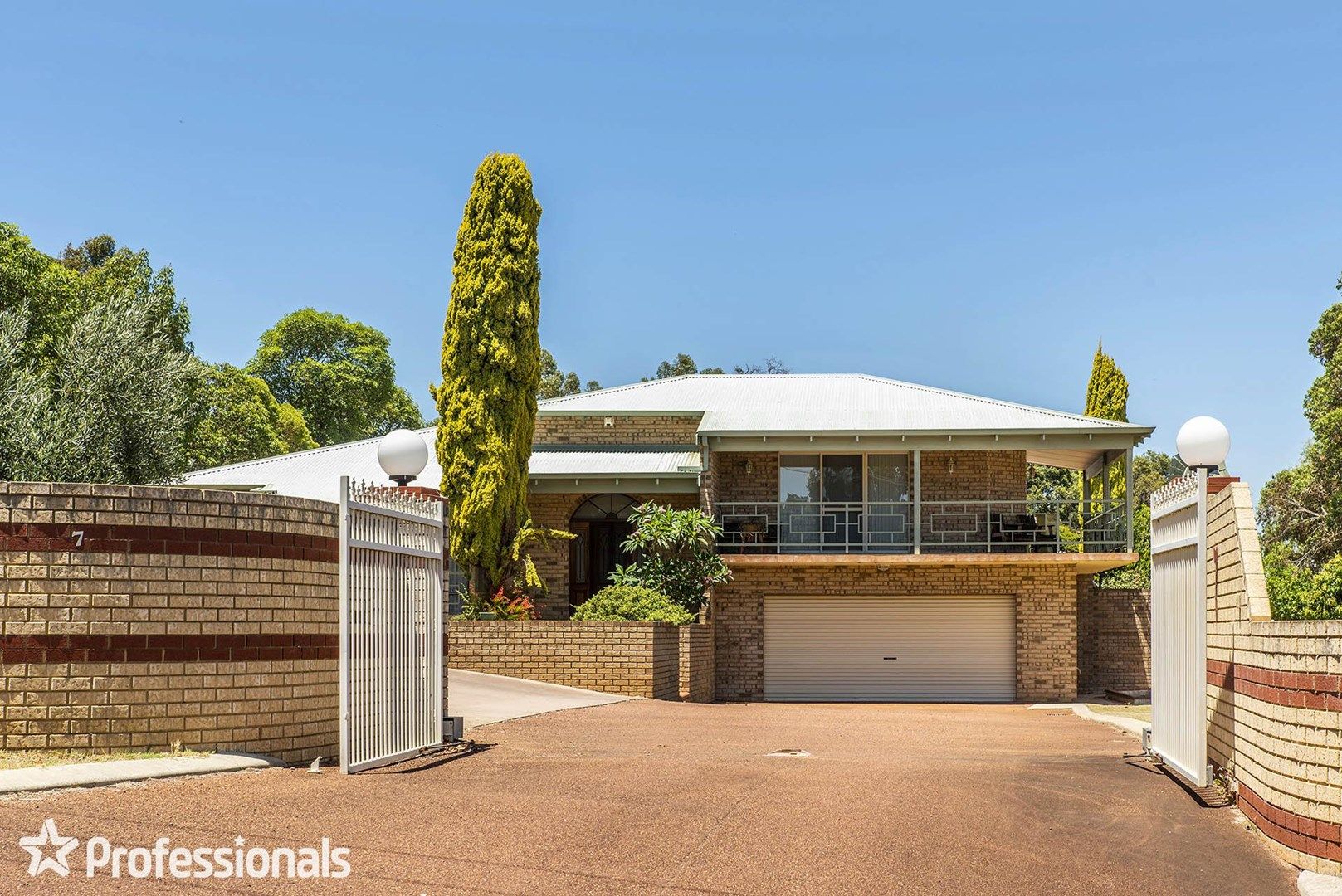 7 Rails Crescent, Wungong WA 6112, Image 0