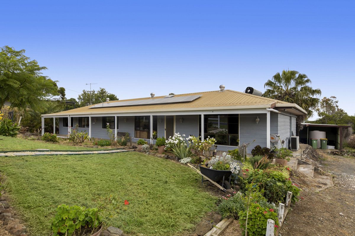 9 Emmanulla Drive, Kingsthorpe QLD 4400 Domain