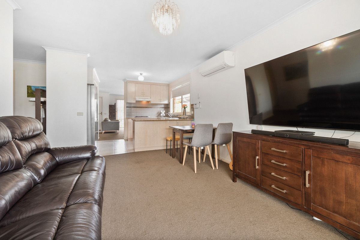 2 bedrooms Apartment / Unit / Flat in 8/11 Coco Parade SKYE VIC, 3977