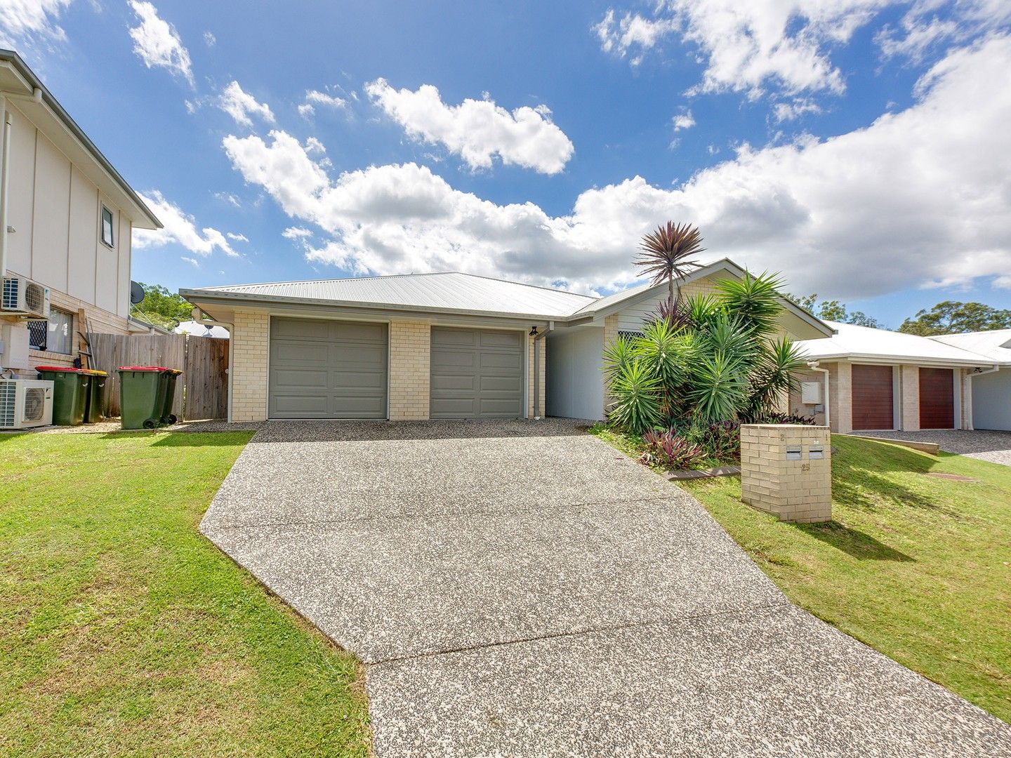 1 & 2/25 Montree Circuit, Kallangur QLD 4503, Image 0