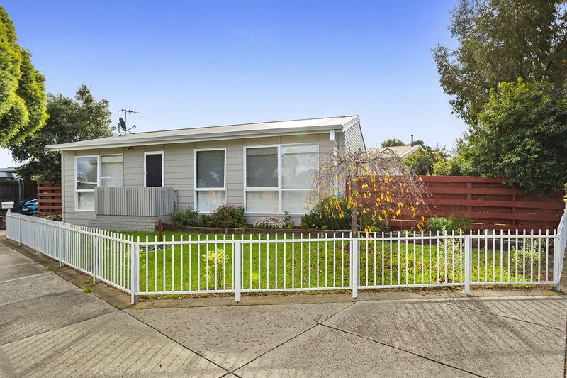 1 Beckington Crescent, Hampton Park VIC 3976, Image 0