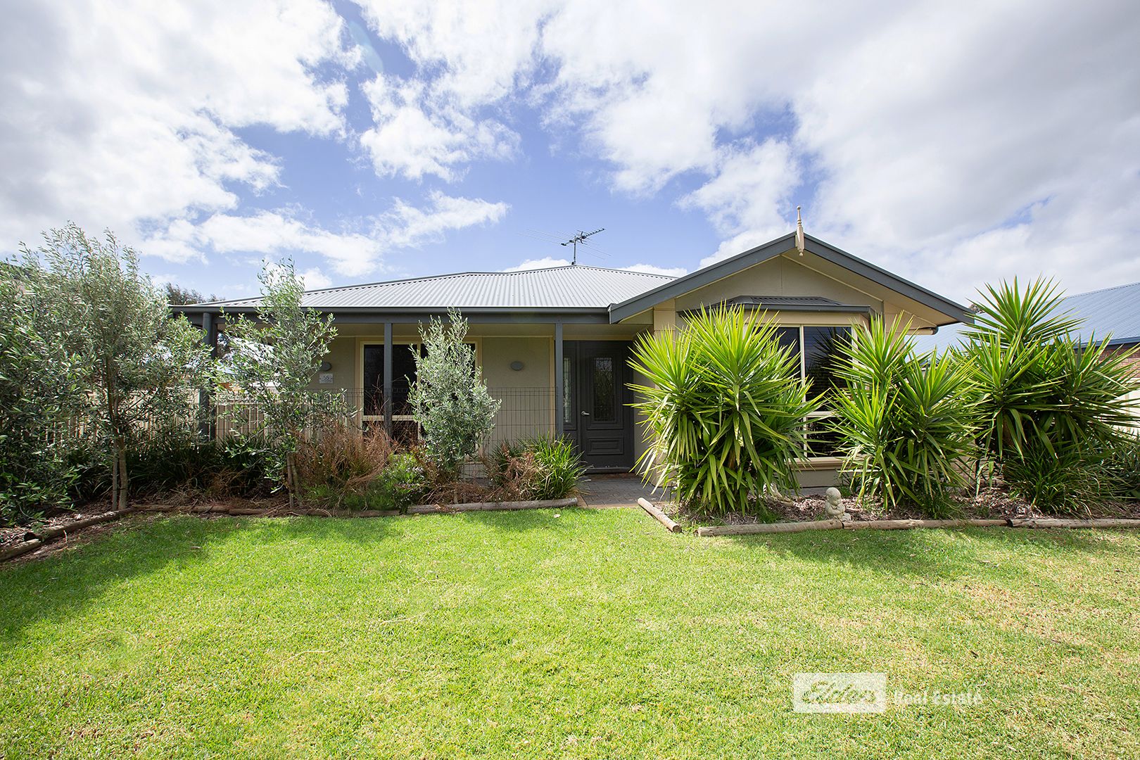 55 GRIEVE AVENUE, Naracoorte SA 5271, Image 0