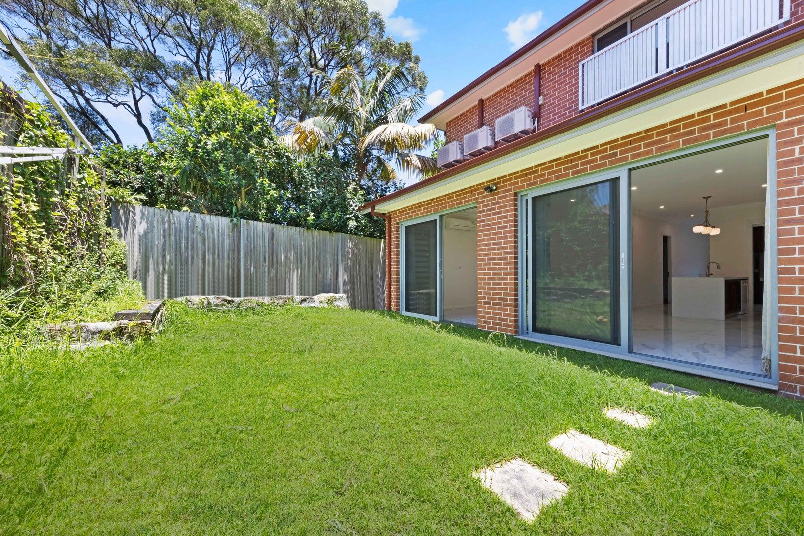 4 bedrooms Semi-Detached in 39B Douglas Avenue CHATSWOOD NSW, 2067