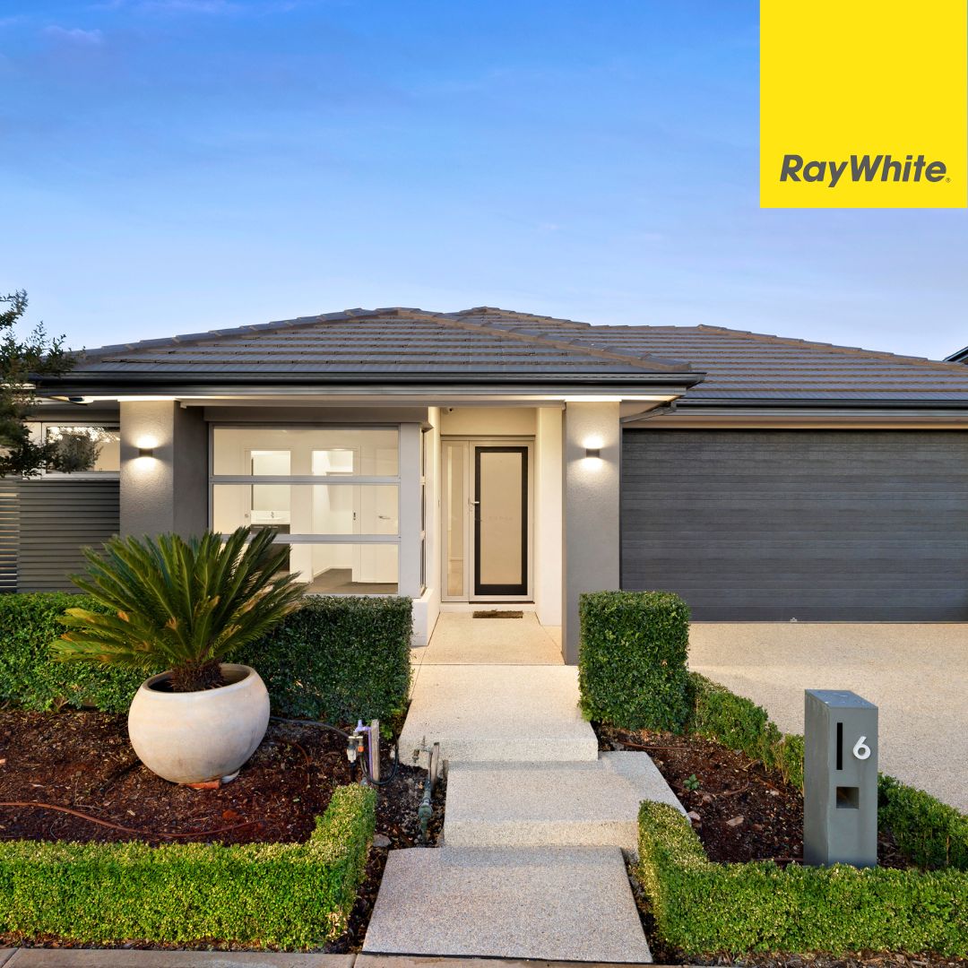 4 bedrooms House in 6 Fergus Street THORNHILL PARK VIC, 3335