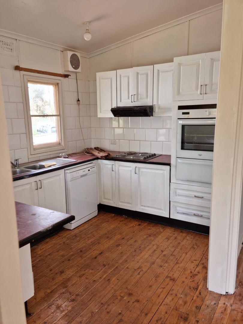 5 Yarran Circle, Cobar NSW 2835 House For Rent 290 Domain