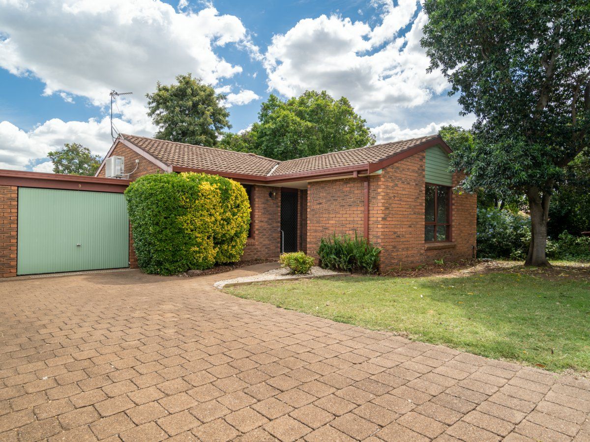 2 bedrooms Apartment / Unit / Flat in 9/1 Beddoes Avenue DUBBO NSW, 2830