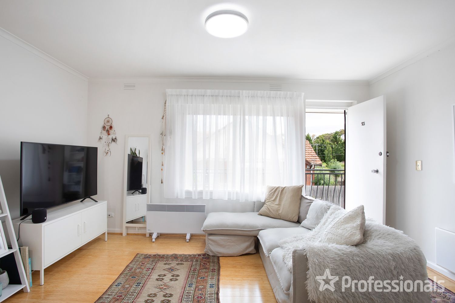 1 bedrooms Apartment / Unit / Flat in 13/18 Orange Grove BALACLAVA VIC, 3183