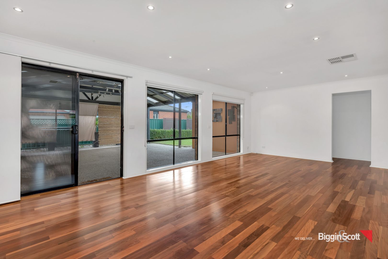 20 Saxby Court, Burnside VIC 3023, Image 2