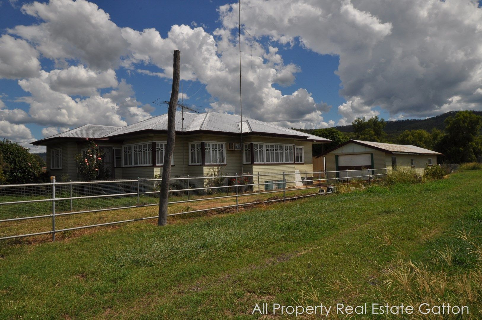 698 Mount Sylvia Road, Upper Tenthill QLD 4343, Image 0