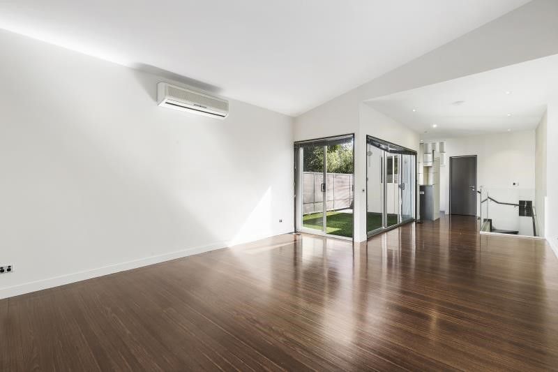 2 bedrooms Townhouse in 14B Kipling St ST KILDA VIC, 3182