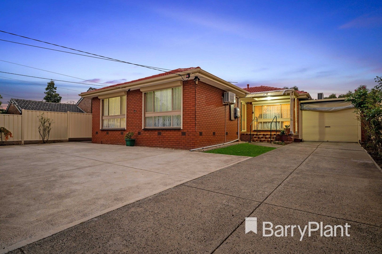 3 bedrooms House in 32 Charlbury Grove ST ALBANS VIC, 3021