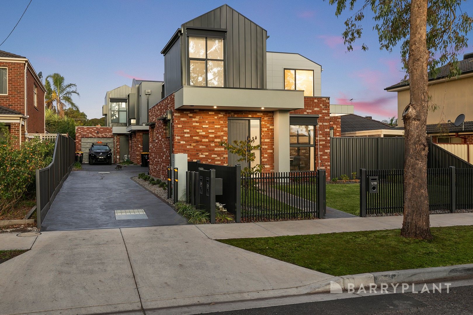 3 bedrooms Townhouse in 1/10 Ormond Street PASCOE VALE VIC, 3044