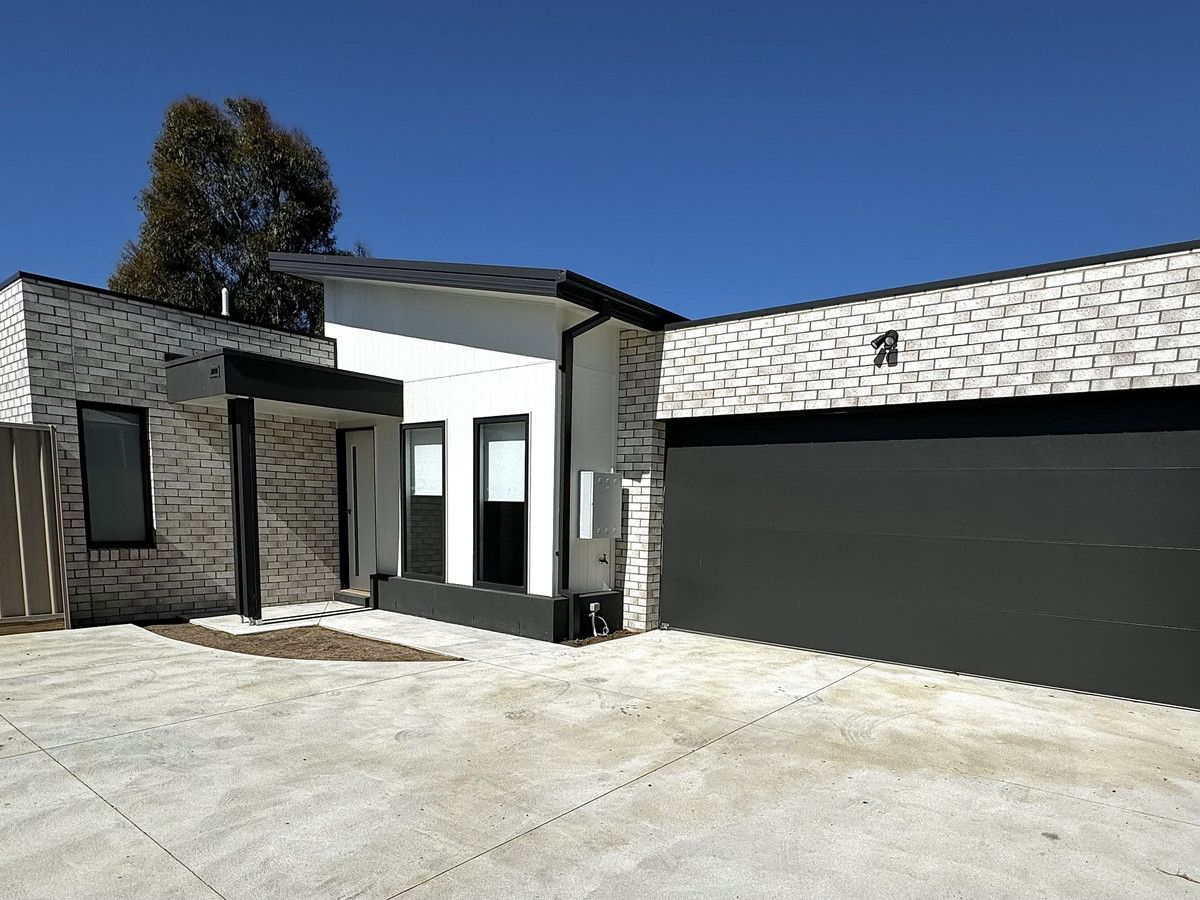 3 bedrooms Apartment / Unit / Flat in 2/23 Centreway Road ST LEONARDS VIC, 3223