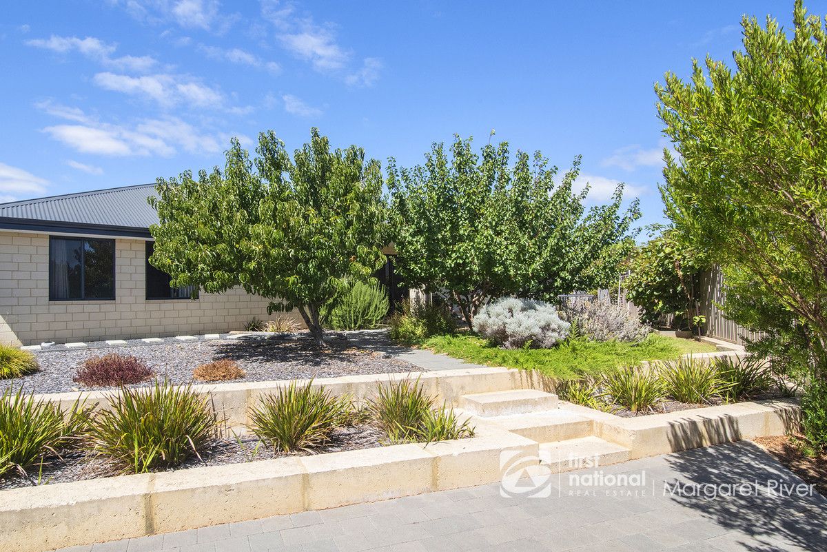 9 Tipuana Terrace, Margaret River WA 6285, Image 2