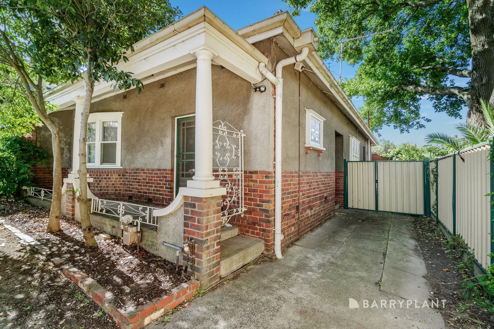 4 bedrooms House in 137 Cotham Road KEW VIC, 3101