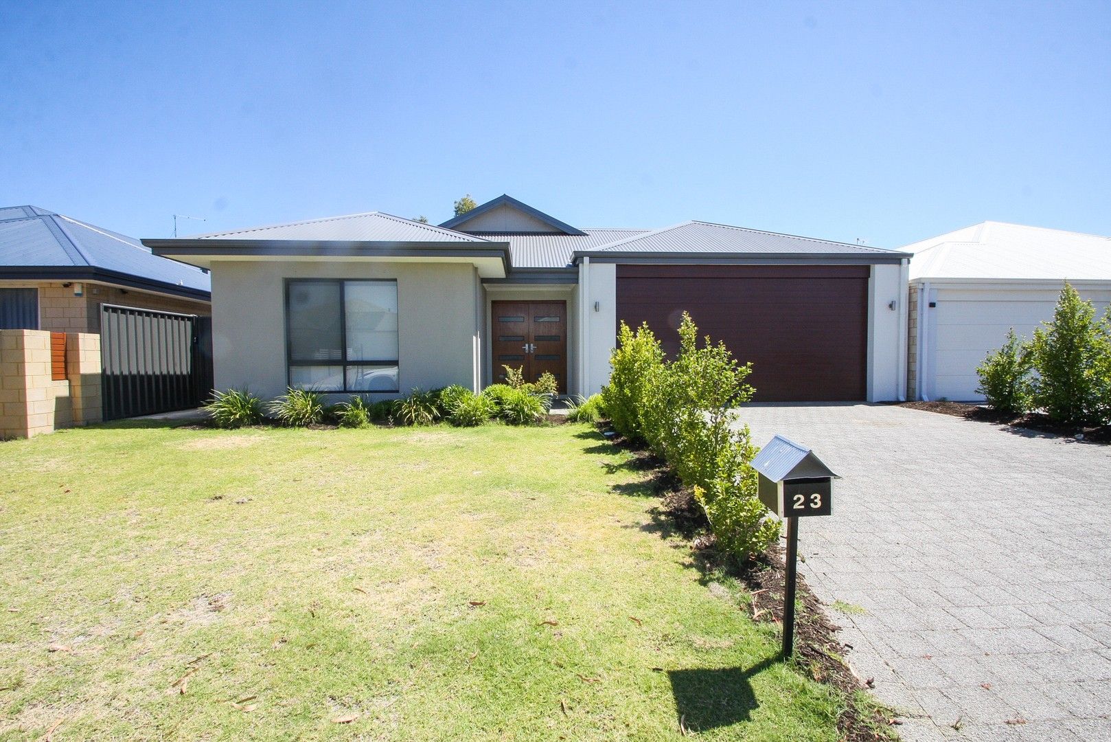 4 bedrooms House in 23 Torridge Approach PIARA WATERS WA, 6112