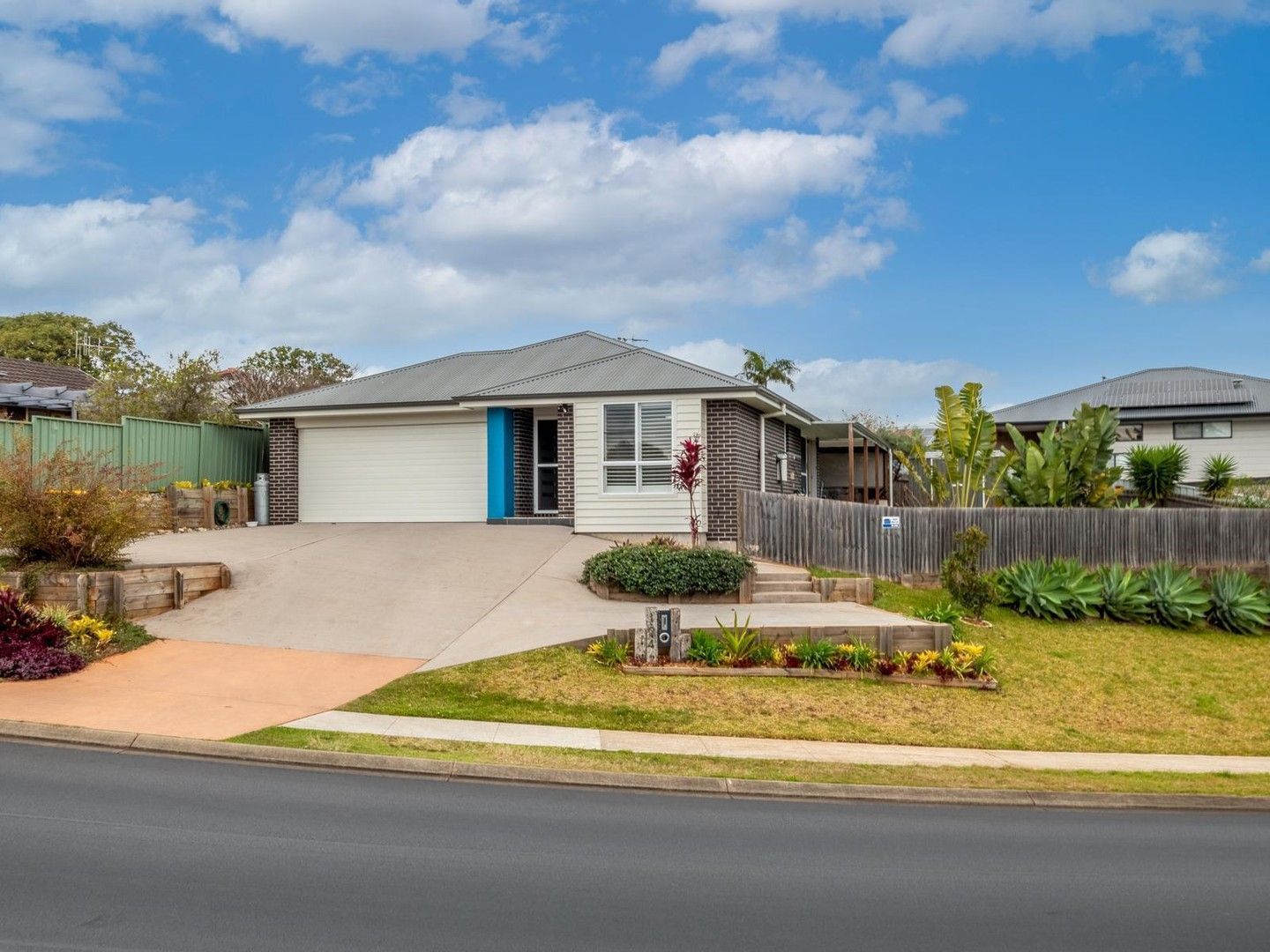 3 bedrooms House in 124 Greenmeadows Drive PORT MACQUARIE NSW, 2444