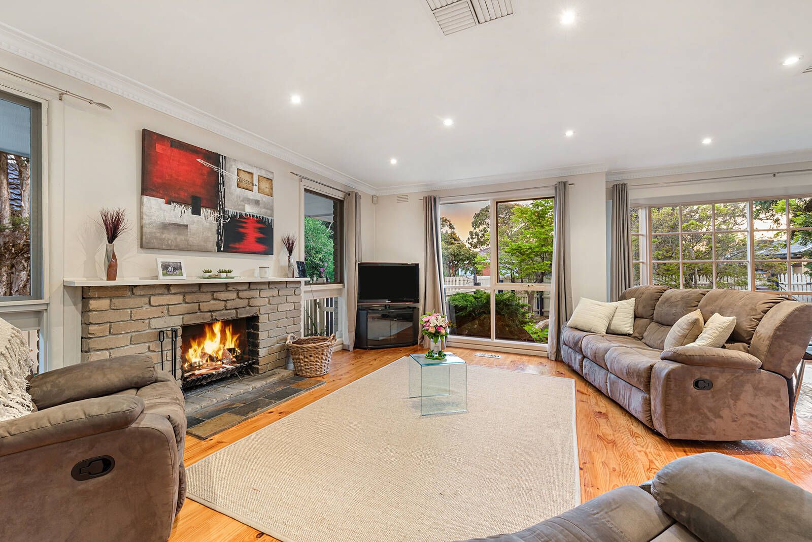 9 Kingswood Drive, Dingley Village VIC 3172, Image 2