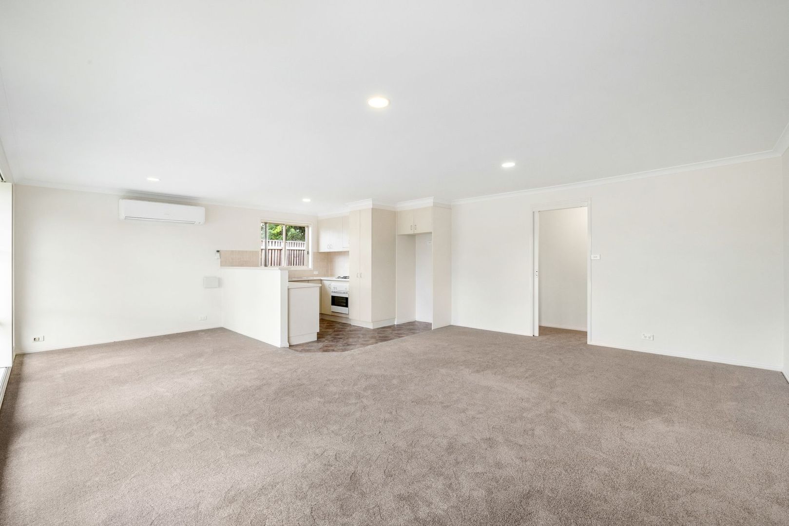 1/157-159 Uriarra Road, Queanbeyan NSW 2620, Image 2