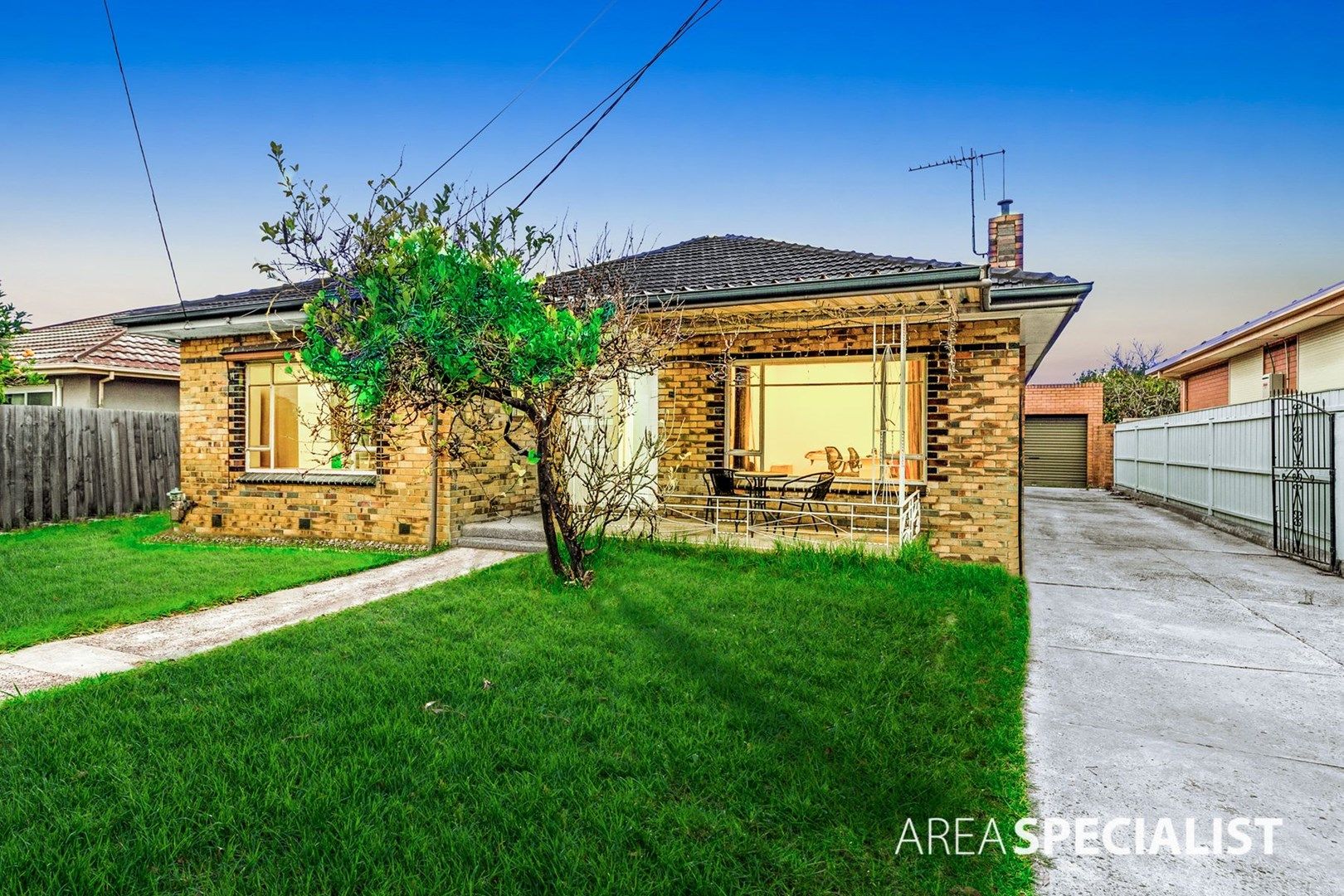 29 Hook Street, St Albans VIC 3021, Image 2