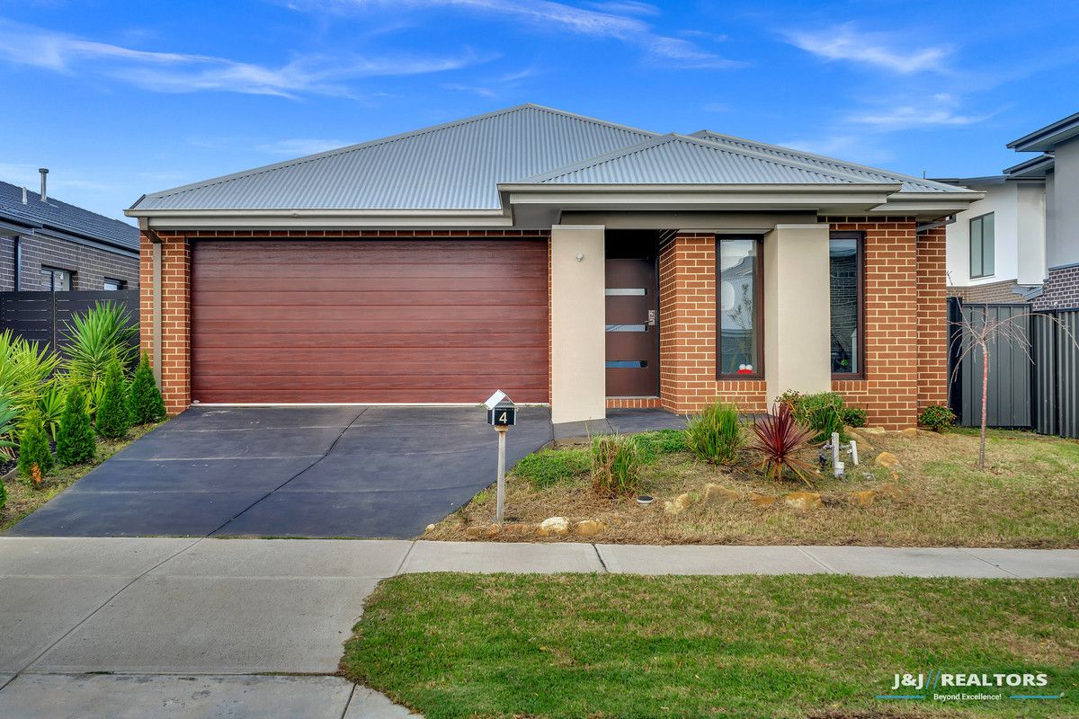 4 Bellhaven Circuit, Clyde North VIC 3978