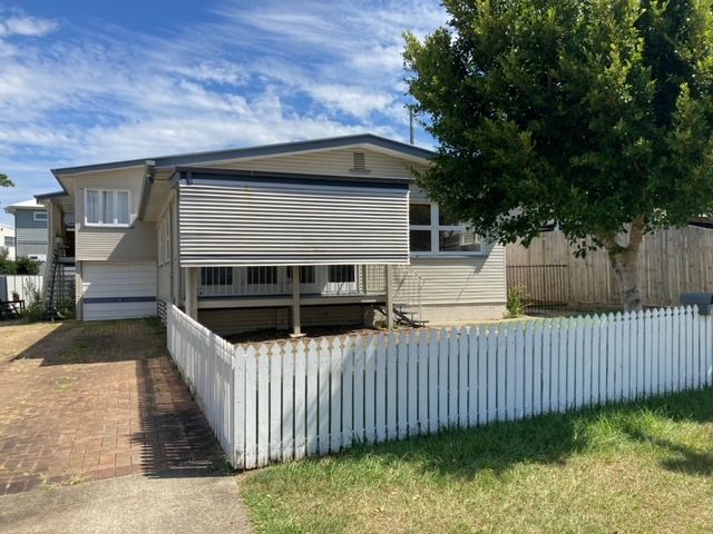 2 bedrooms Semi-Detached in 1/10 Bloxsom Street KEDRON QLD, 4031