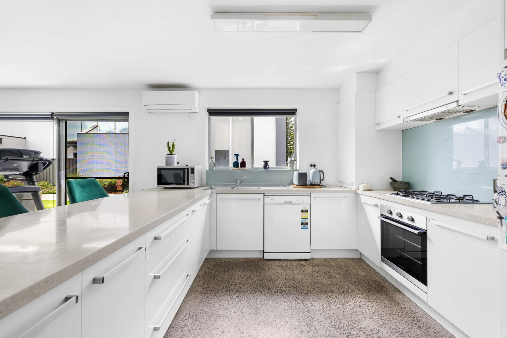 Additional image 2 of 2/261 Esplanade, Altona VIC 3018