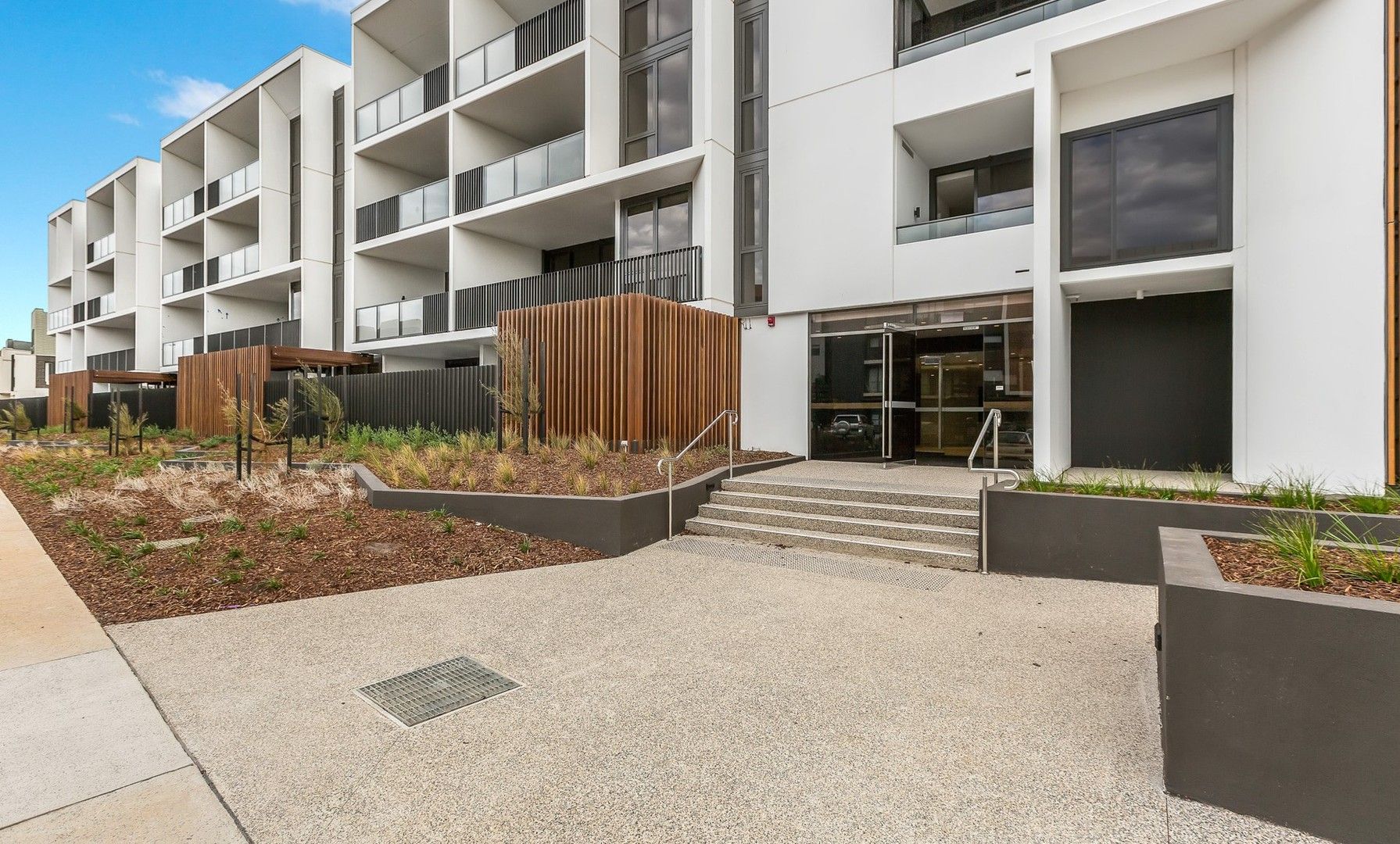 2 bedrooms Apartment / Unit / Flat in 338/33 Quay Boulevard WERRIBEE SOUTH VIC, 3030