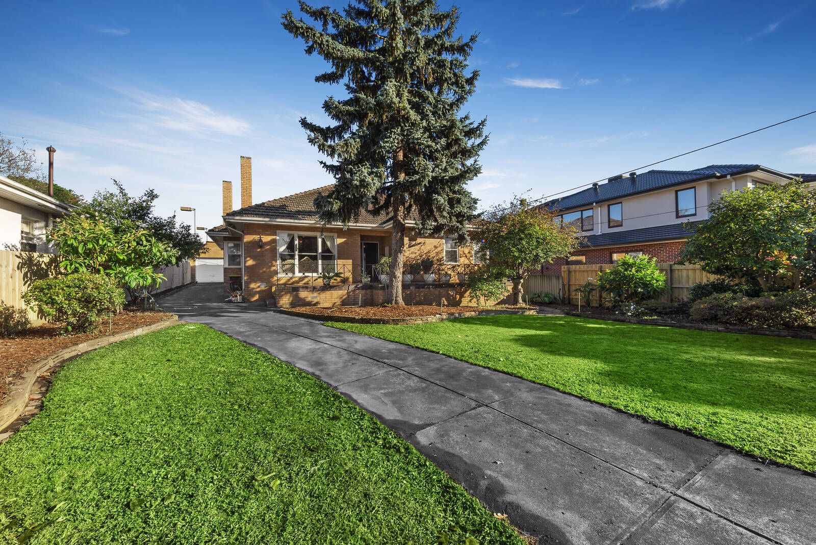 3 bedrooms House in 19 Graham Place BOX HILL VIC, 3128