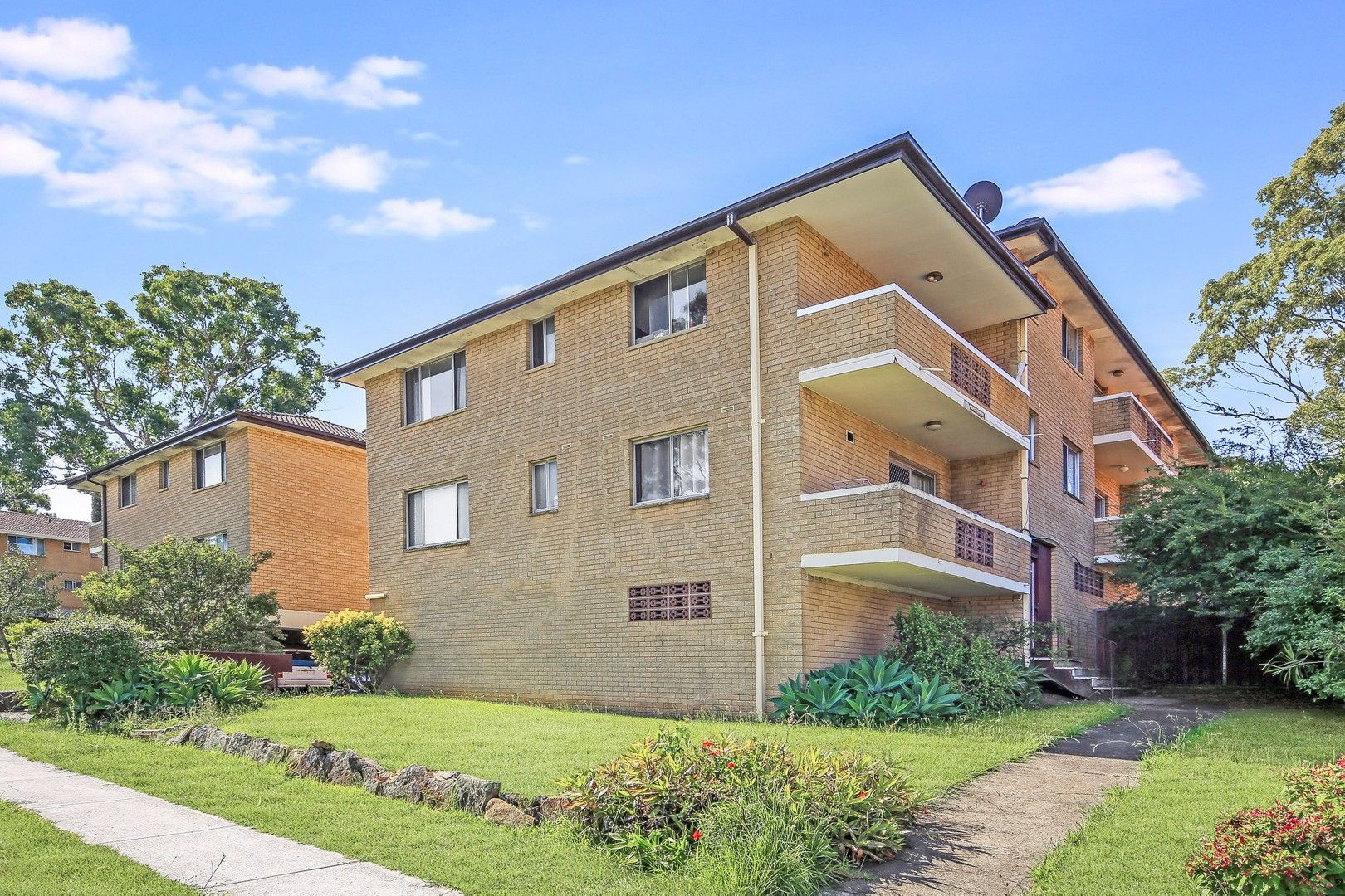 2 bedrooms Apartment / Unit / Flat in 15/27 Sheffield Street MERRYLANDS NSW, 2160