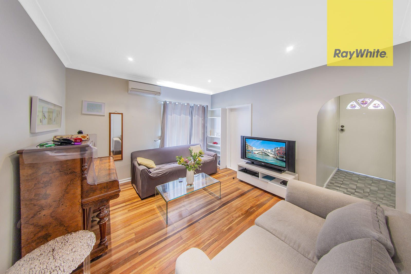 3 bedrooms House in 17 Balmoral Road NORTHMEAD NSW, 2152