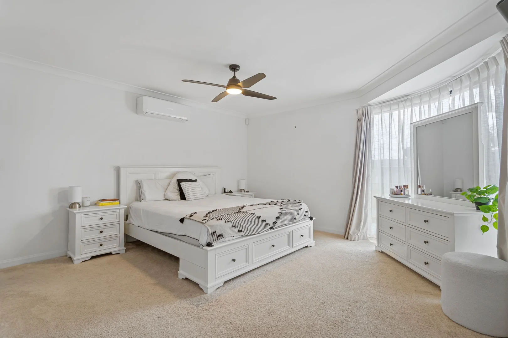 Additional image 6 of 35 Poinciana Boulevard, Broadbeach Waters QLD 4218