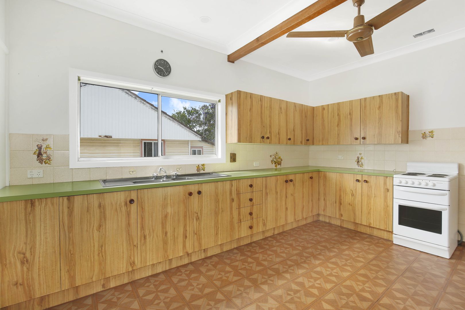 64 Kelly Street, Berkeley NSW 2506, Image 2