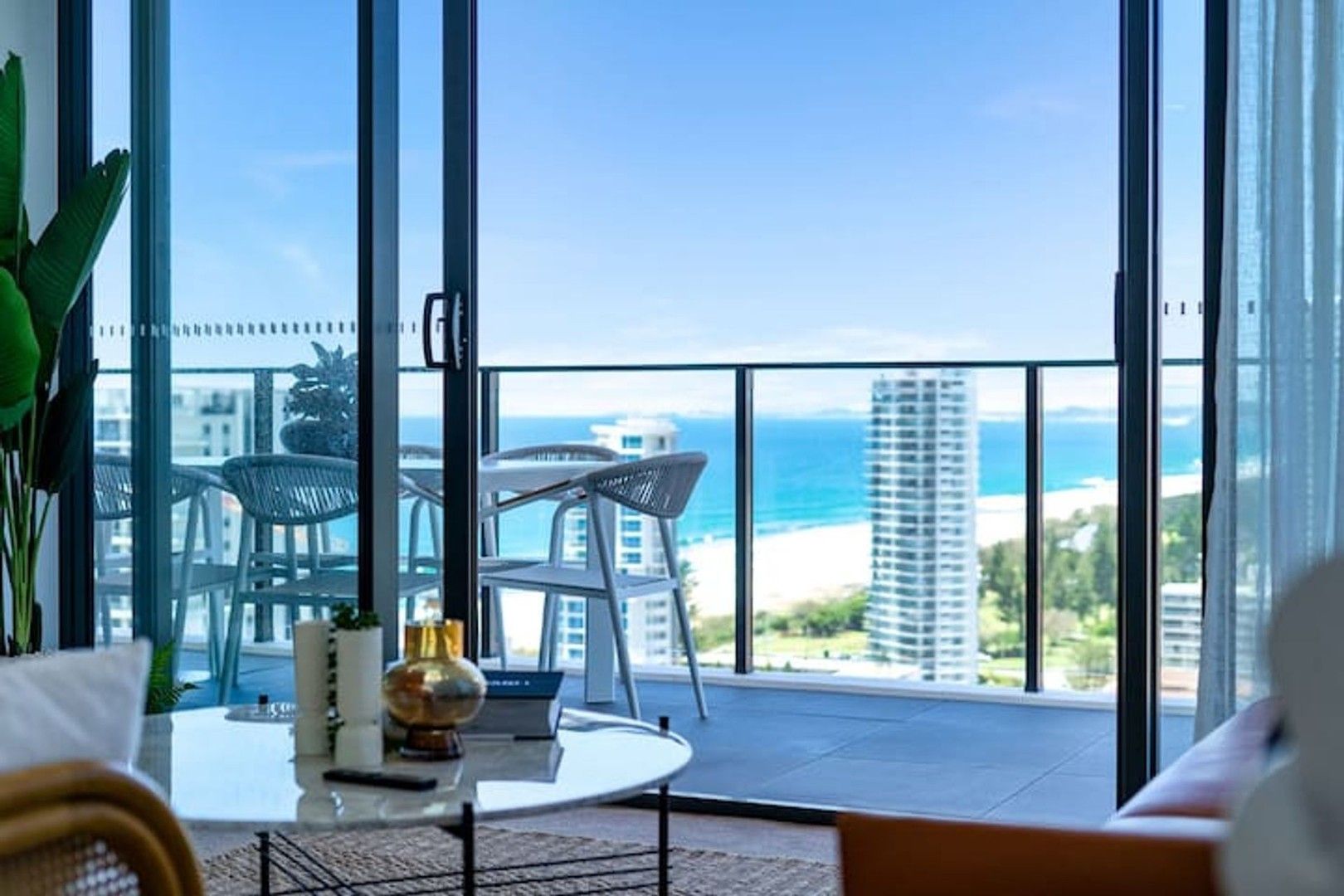 2 bedrooms Apartment / Unit / Flat in 93/18 Chelsea Avenue BROADBEACH QLD, 4218