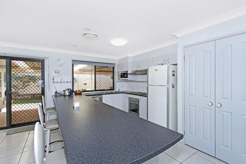 165 The Ridgeway, BOLTON POINT NSW 2283, Image 2