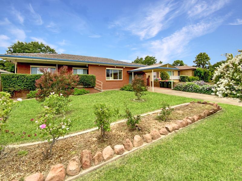 3 bedrooms House in 3 Clematis Street FORBES NSW, 2871