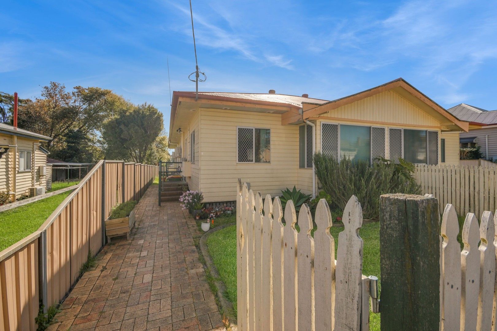 2 bedrooms Apartment / Unit / Flat in Unit 4/47 Grenier Street TOOWOOMBA CITY QLD, 4350