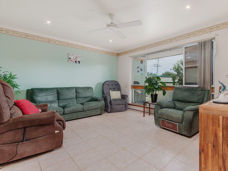 77 Milina Street, Hillman WA 6168, Image 2