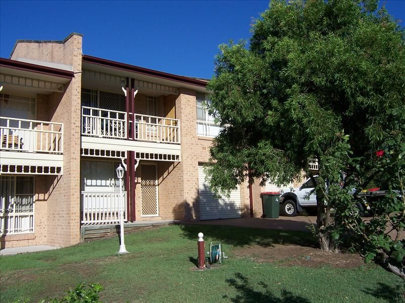 9/2-10 Henry Drive, Singleton NSW 2330, Image 0