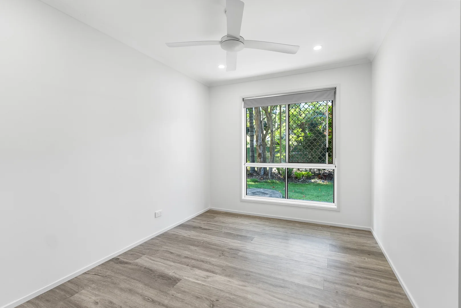 Additional image 12 of 118-120 Eildon Cl, Munruben QLD 4125