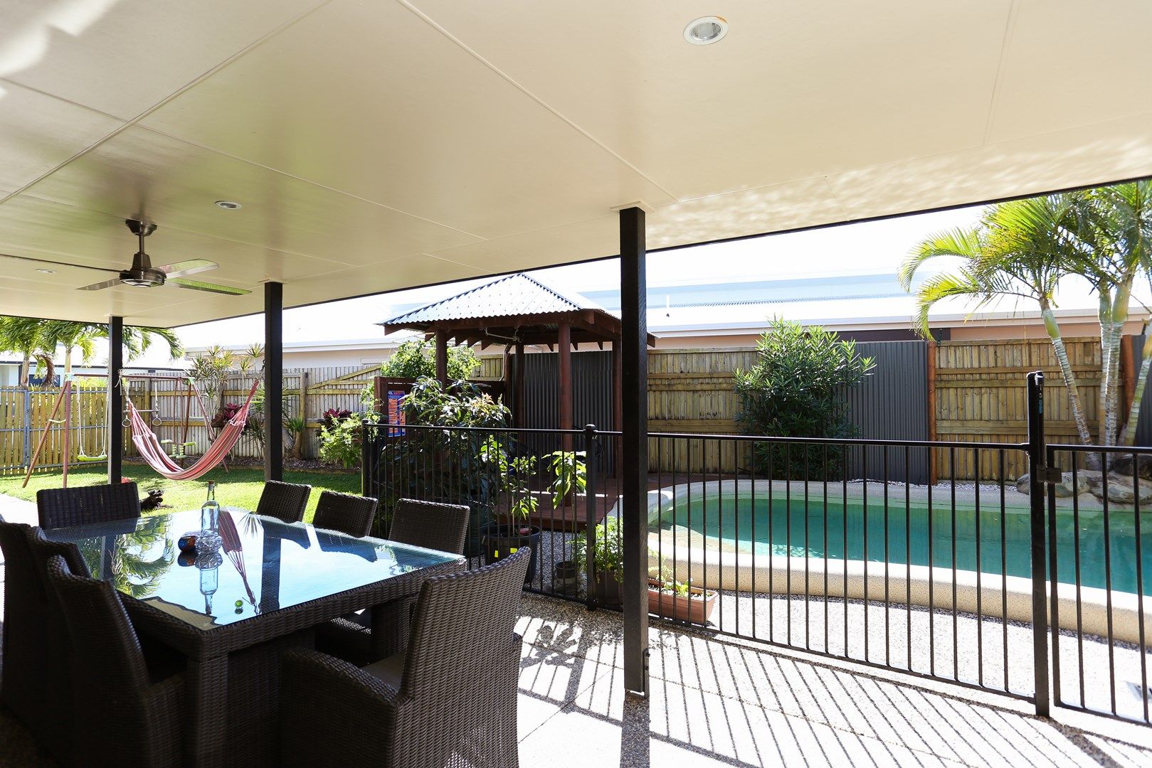 2 Leura Court, Glenella QLD 4740, Image 1