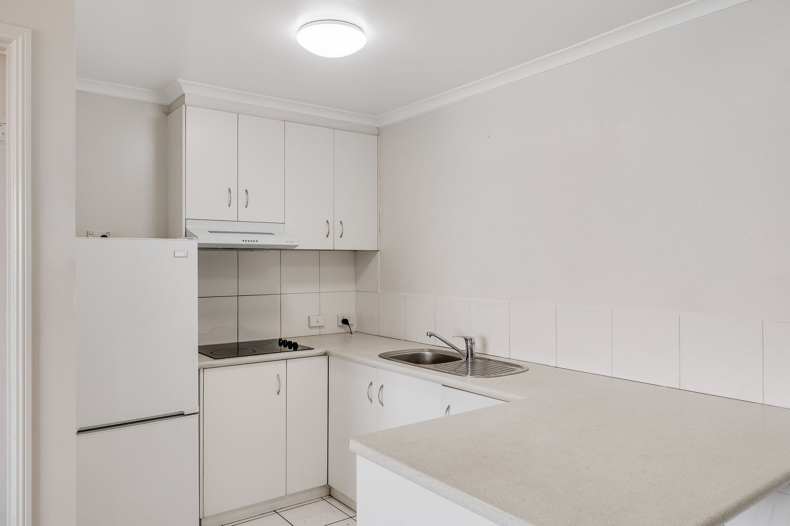 8/5-7 Uniplaza Court, Kearneys Spring QLD 4350, Image 2