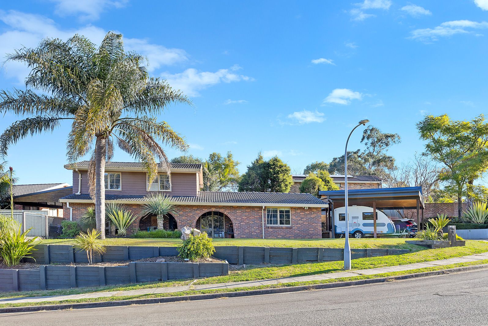 4 Edna Place, Kings Langley Property History & Address Research Domain